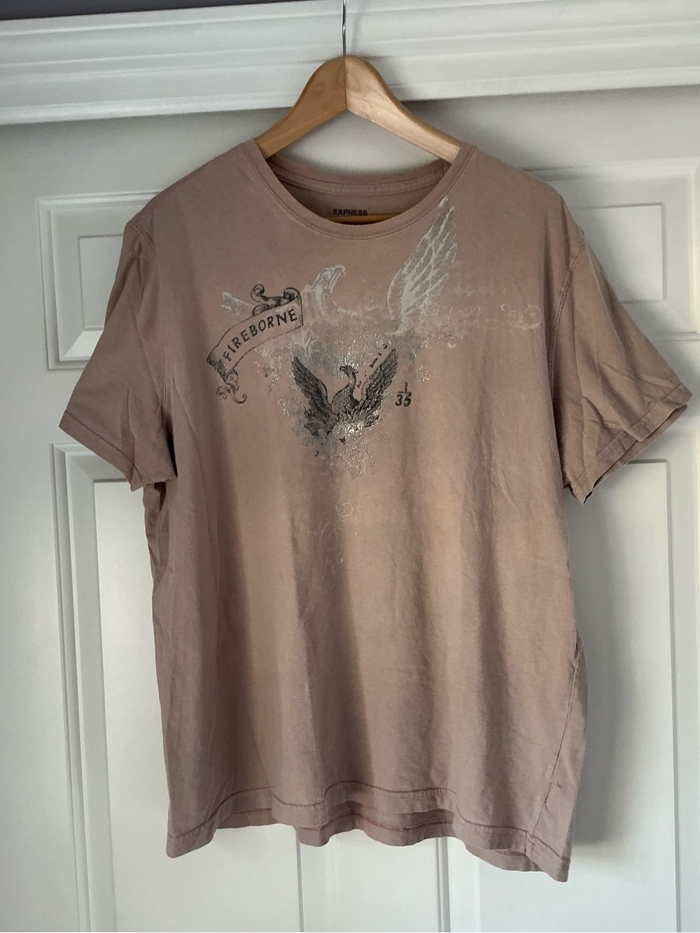 Express Men’s Dusty Rose Graphic T-Shirt XL